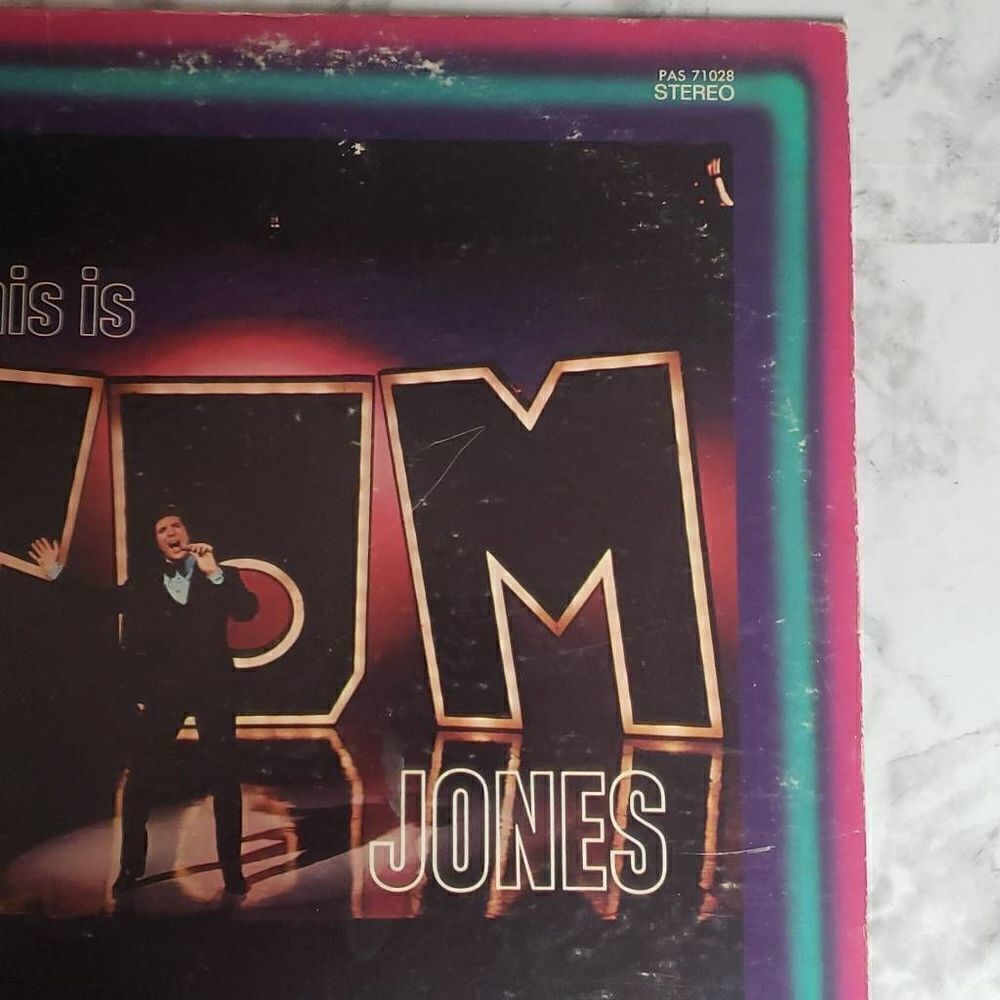 Tom Jones Vinyl Record - Picture 2 of 13
